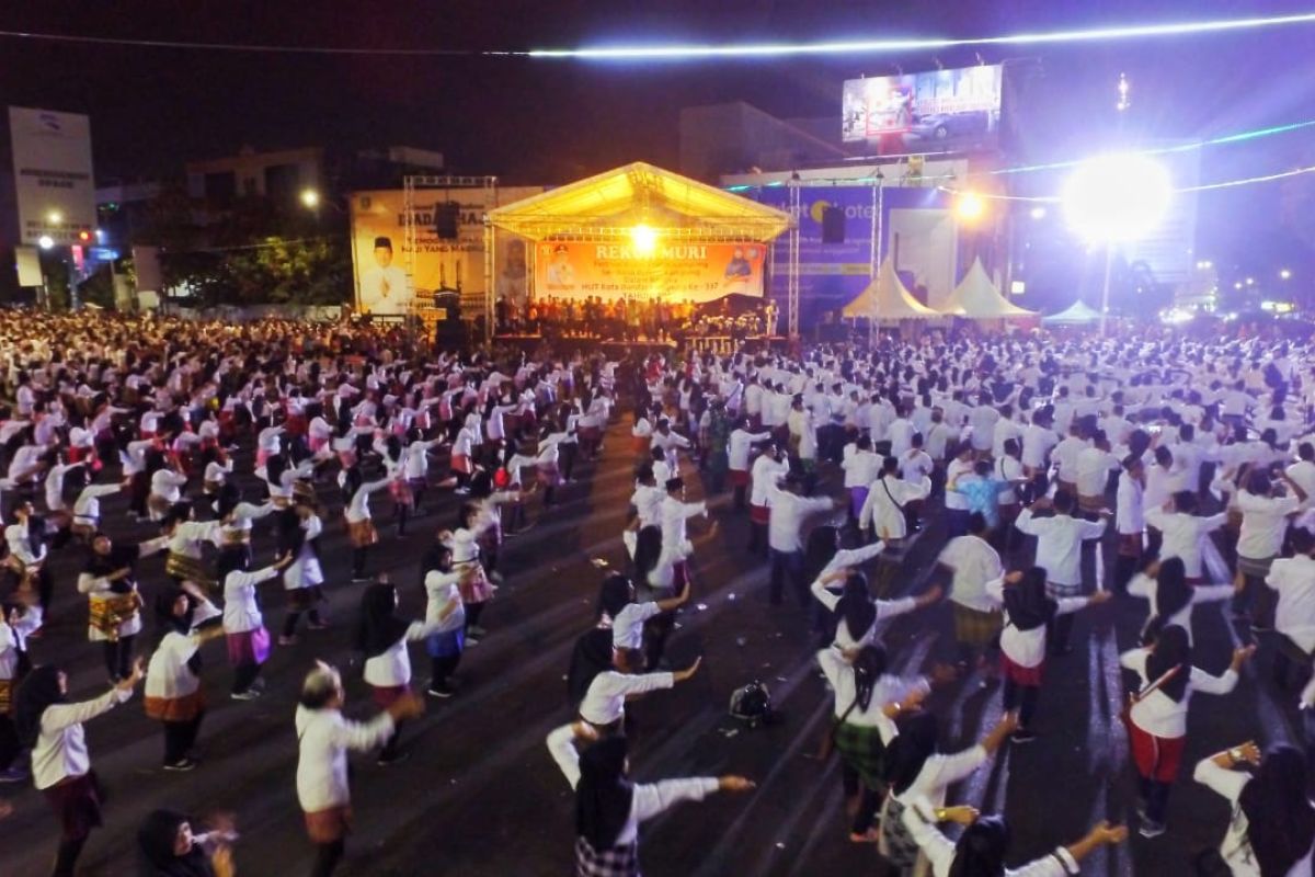 Lampung pecahkan rekor MURI gelar Tari Rudat dengan penari terbanyak