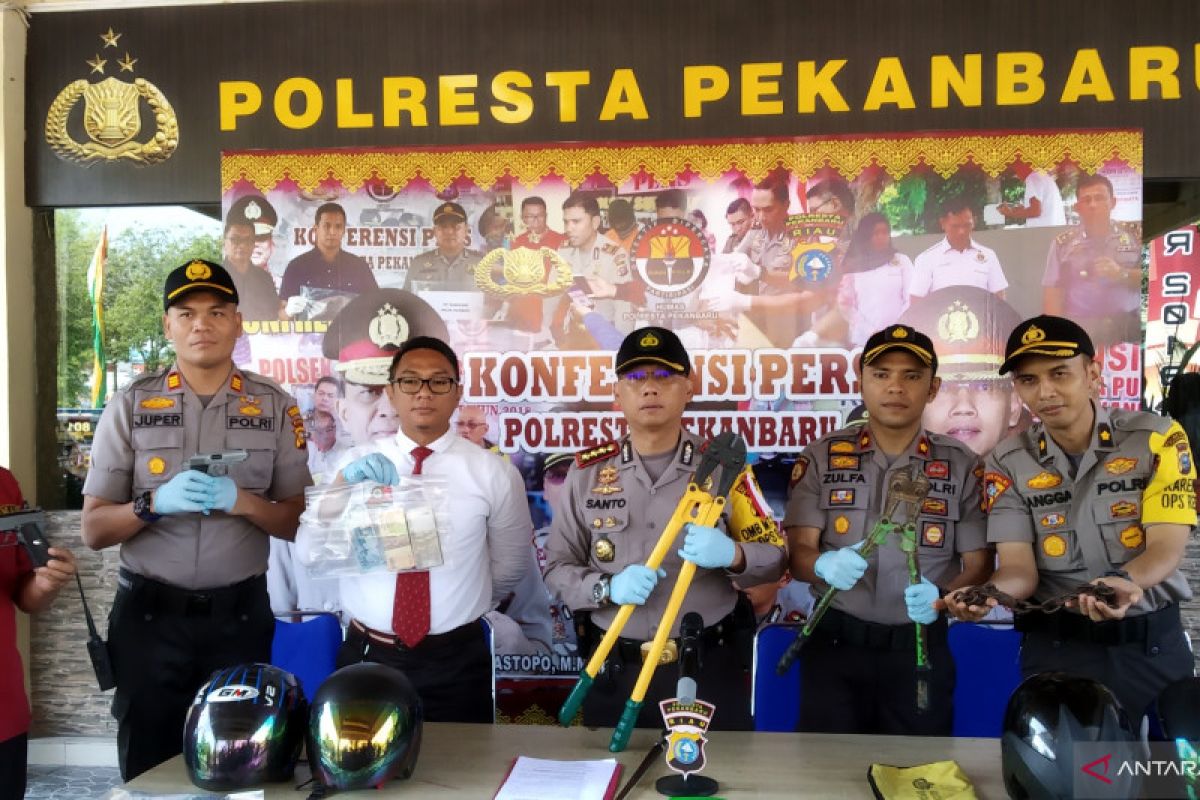 Polresta Pekanbaru bekuk komplotan rampok 14 toko Indomaret dan Alfamart