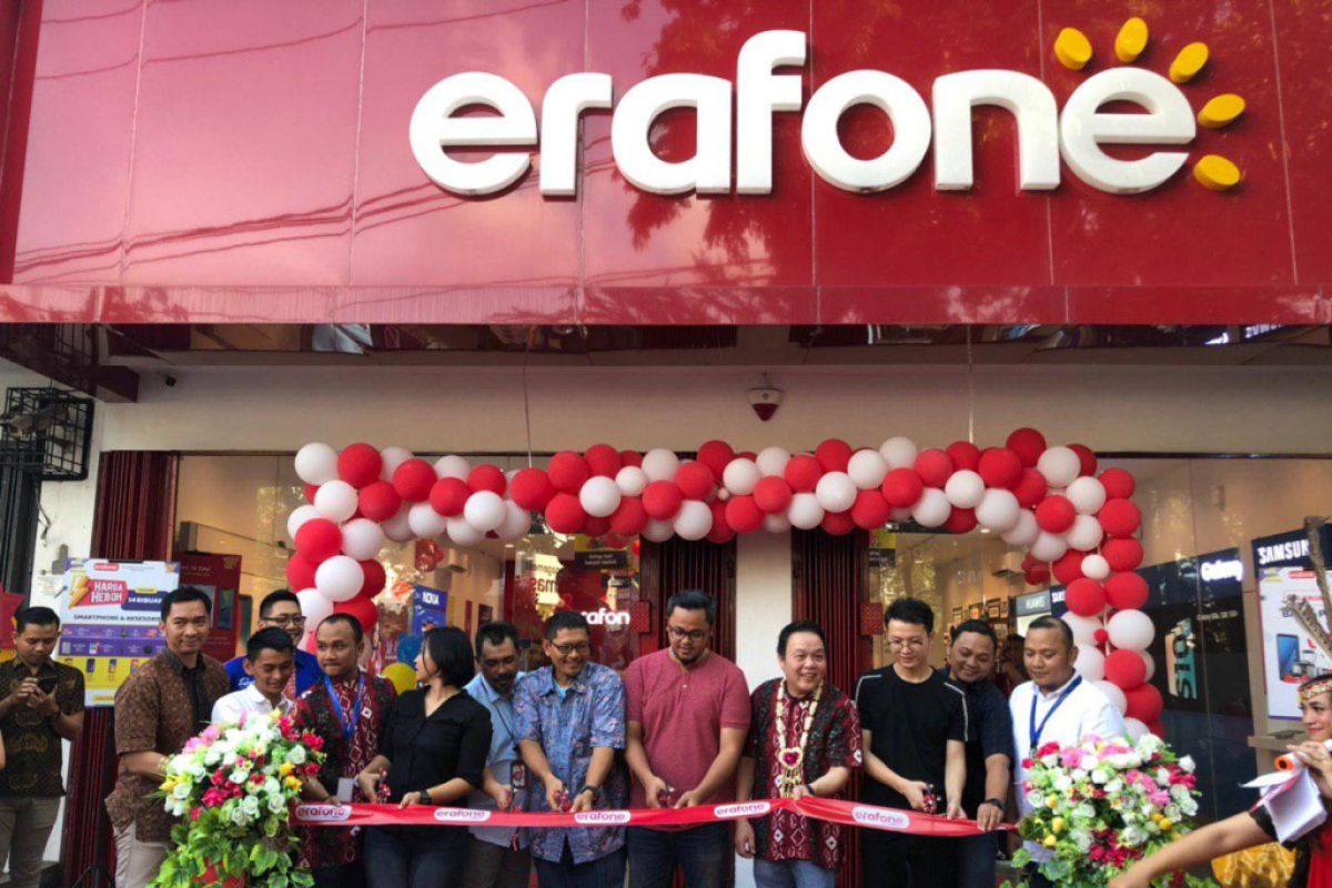 Erajaya buka lagi dua outlet penjualan smartphone di Banjarmasin