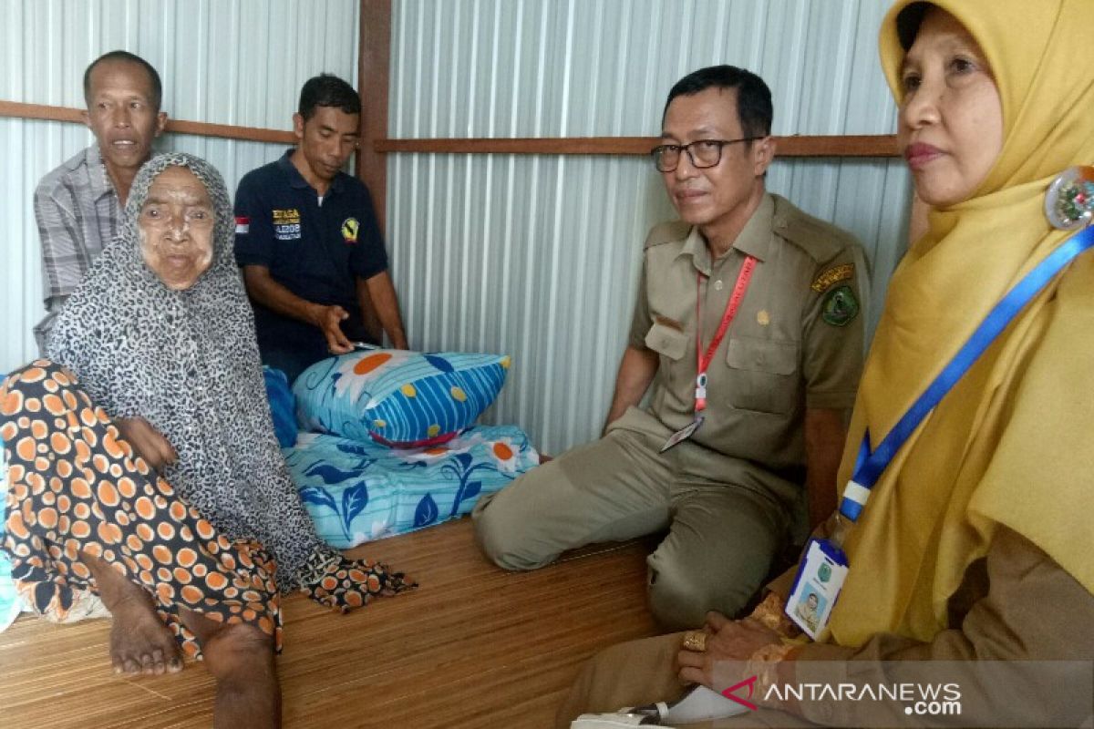 Viral karena tidur di WC, ternyata begini nasib Nenek Hafsah sebenarnya