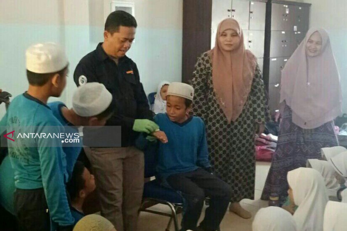 Dosen USU latih siswa SD jadi perawat cilik