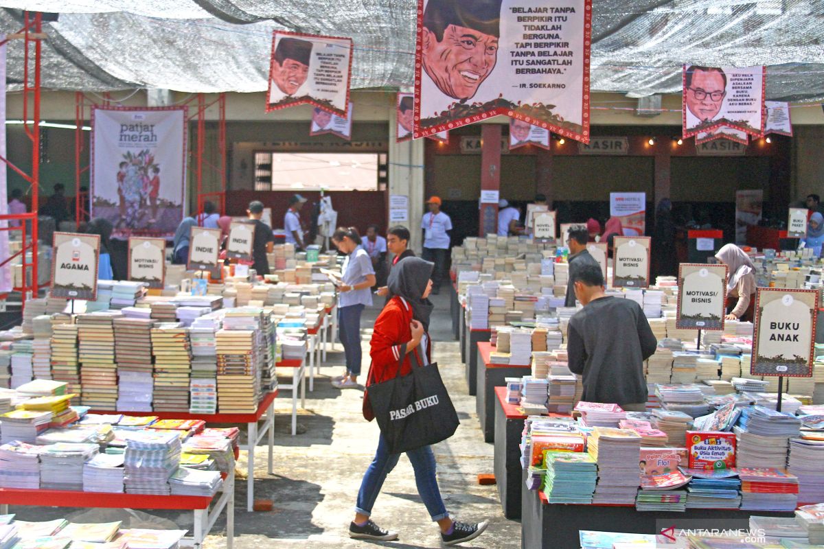 Jutaan buku dihadirkan dalam Festival Literasi Patjar Merah di Malang