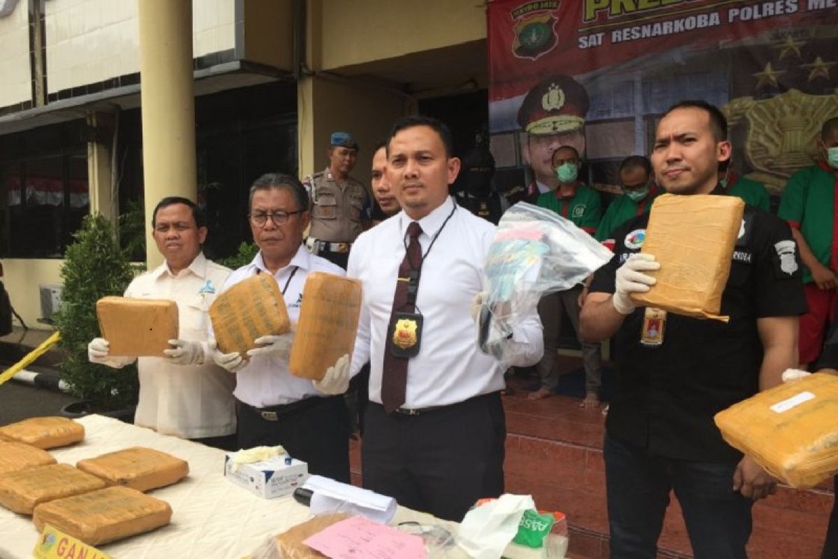 Polres Jakarta Barat berhasil menangkap bandar narkoba jaringan kampus