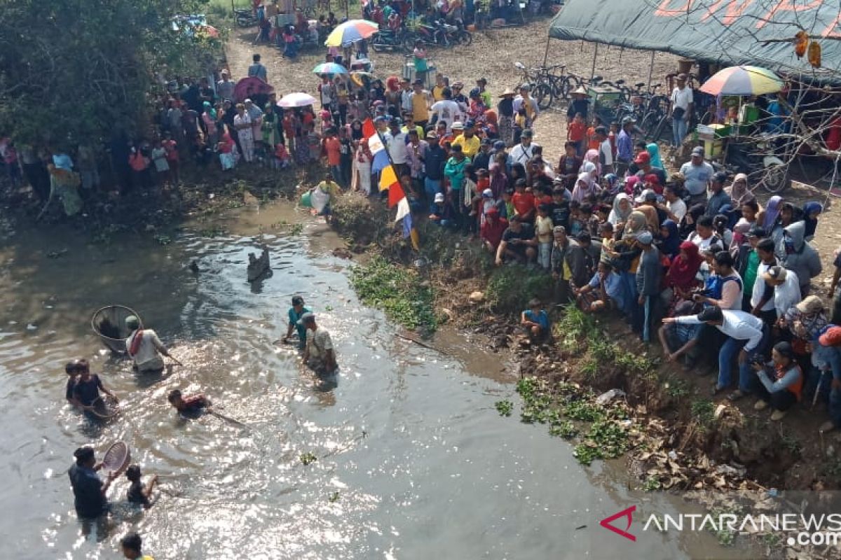 Ribuan warga Kabupaten Serang ikuti tradisi 