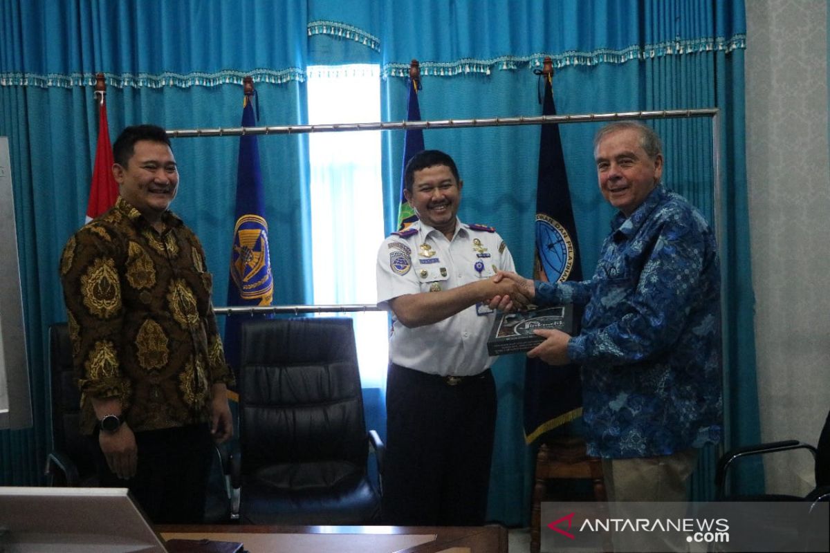 Akademi Penerbang Indonesia Banyuwangi matangkan jadi anggota ICAO