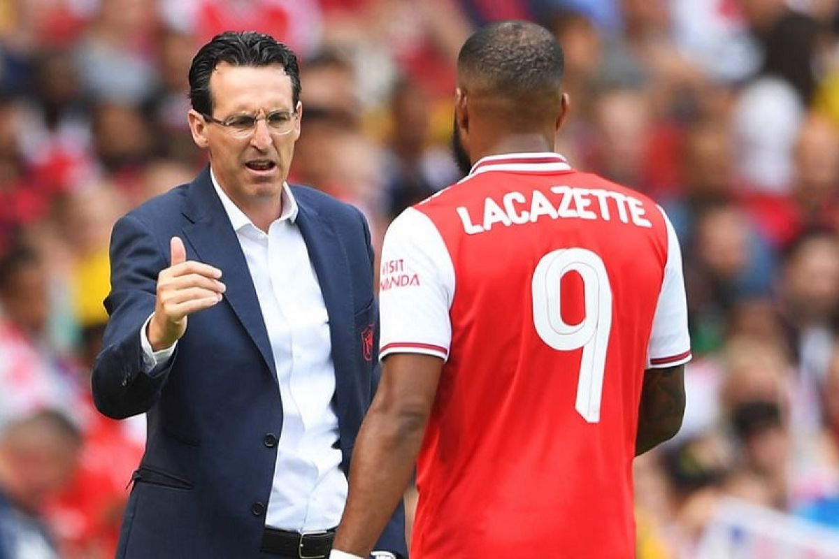Lacazette cedera kontra Lyon, Emery pastikan siap untuk laga pembuka Premier League
