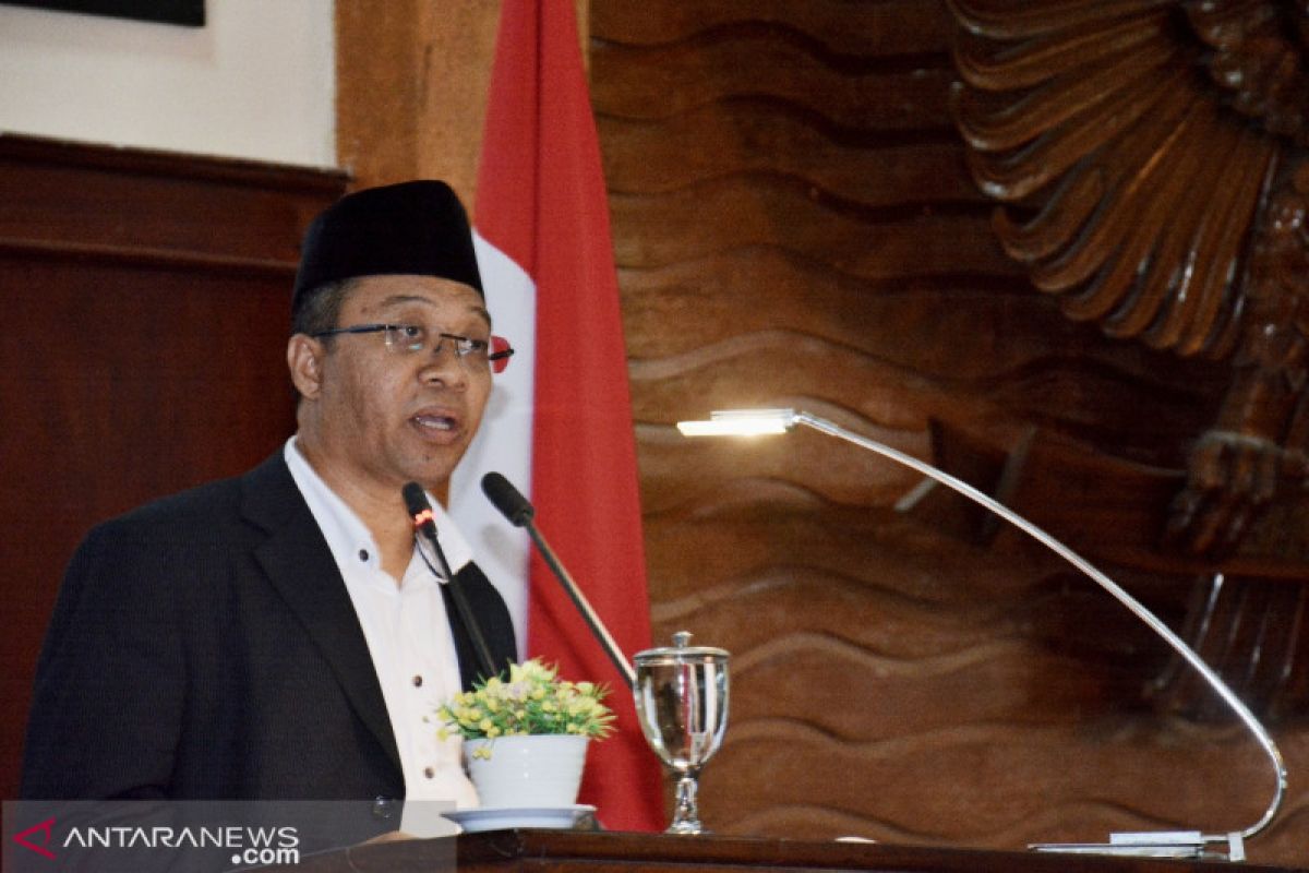 Gubernur NTB mengeluarkan surat edaran pasang gambar Pahlawan Nasional