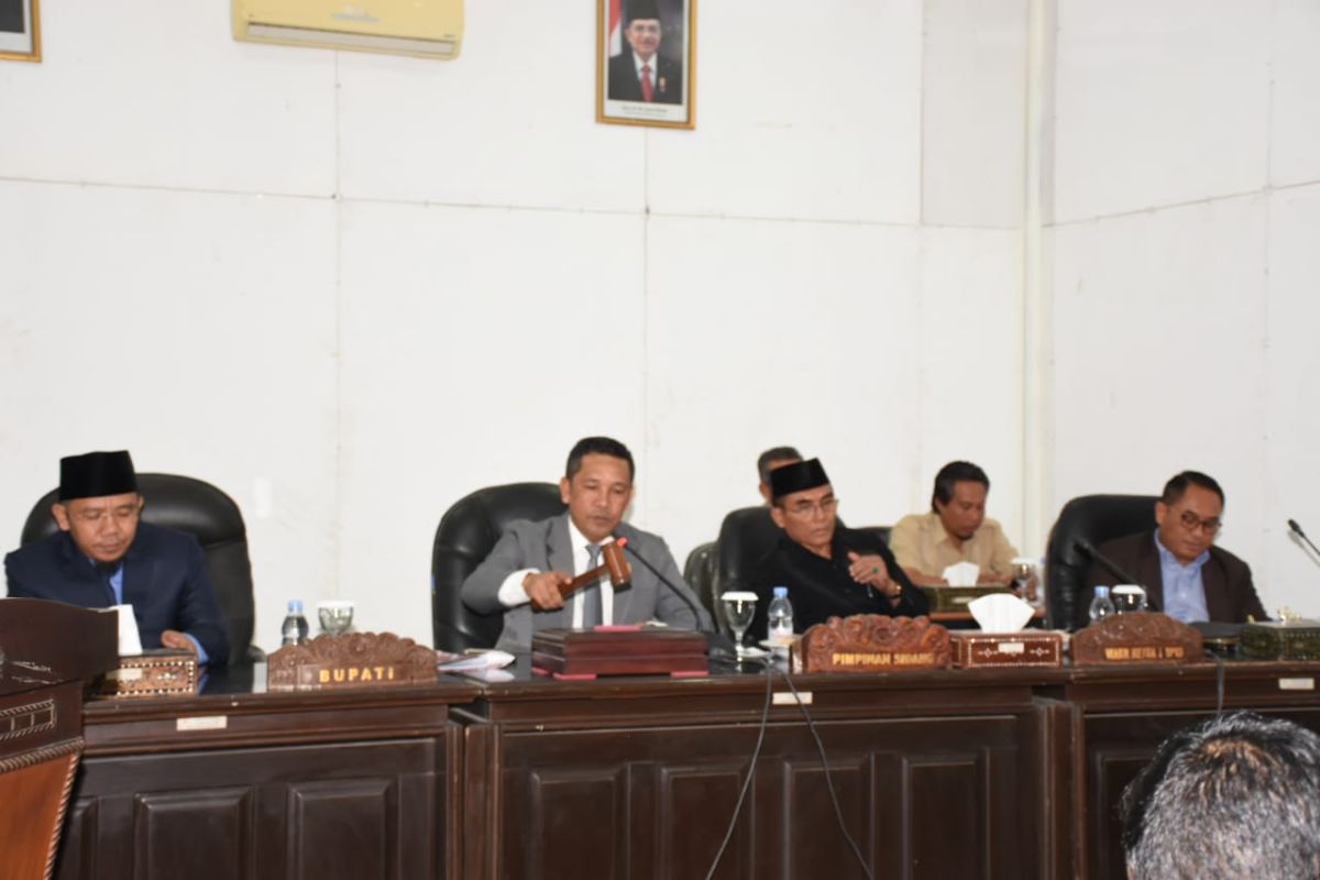Bupati Lombok Utara sampaikan nota pengantar RAPBD-P 2019