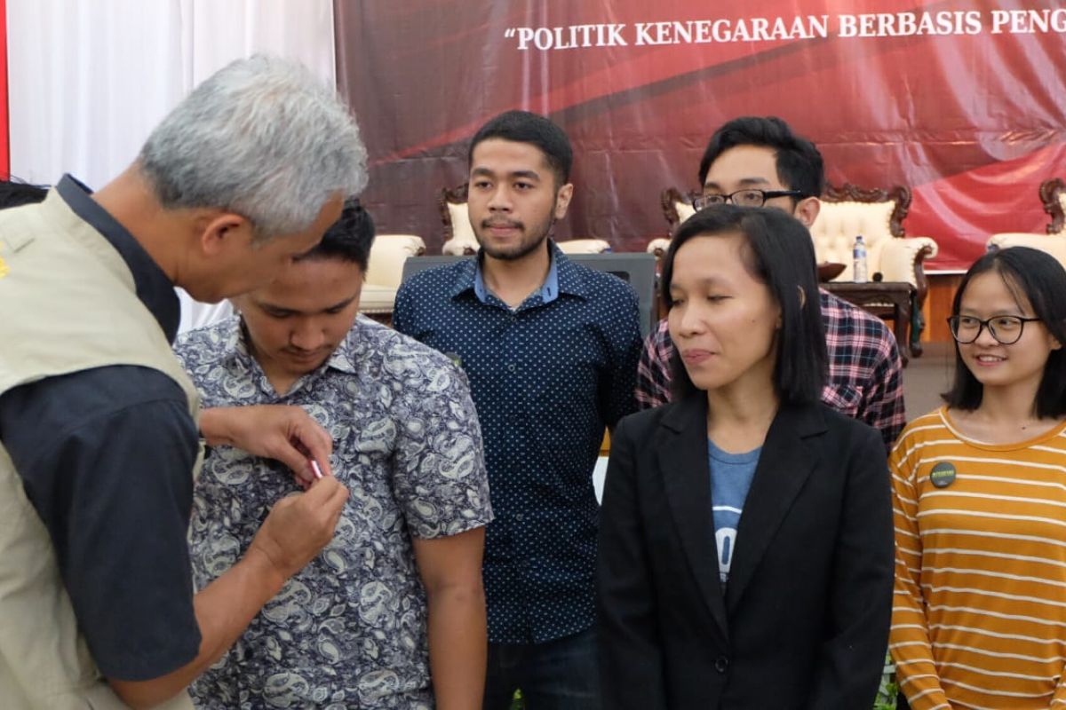 Ganjar Pranowo lantik agen antikorupsi dari kalangan anak muda