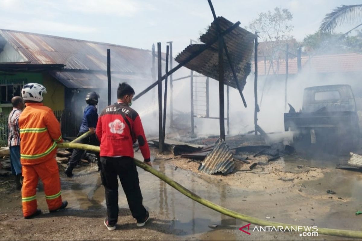 Kebakaran di Sampit nyaris renggut korban jiwa