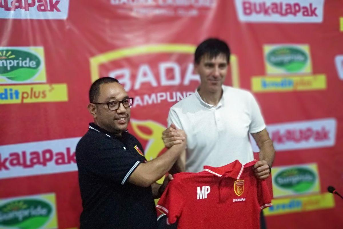 Milan Petrovic resmi latih Perserui Badak Lampung