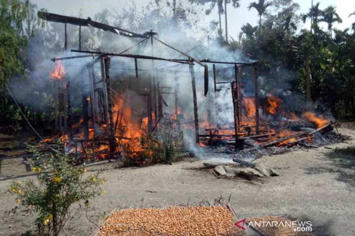 Rumah dihuni sepasang kakek-nenek di Aceh Utara ludes terbakar