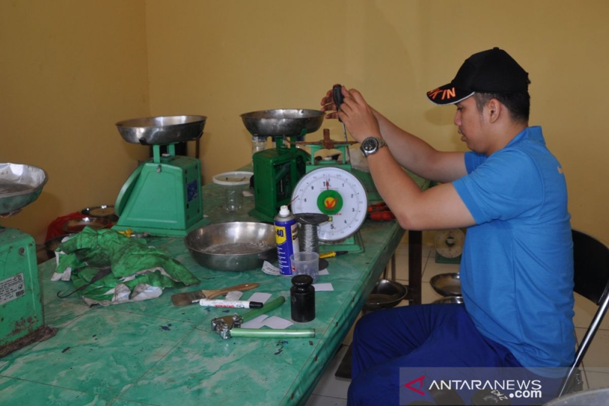 Pemkab Belitung Timur lakukan tera ulang timbangan pedagang