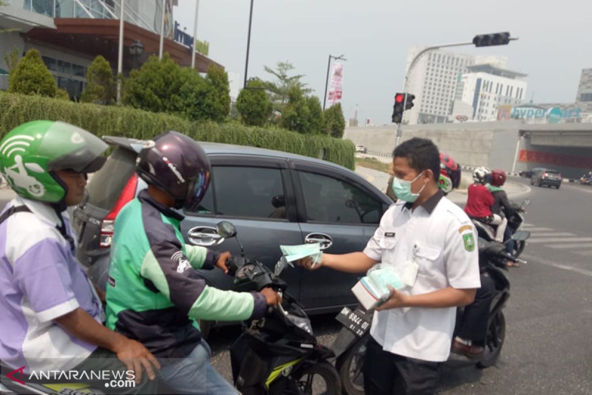 Dinkes Riau bagikan 10.000 masker antisipasi kabut asap, begini penjelasannya