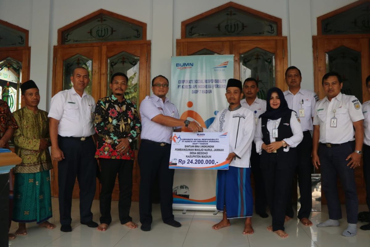 Daop Madiun salurkan dana CSR pembangunan tempat ibadah