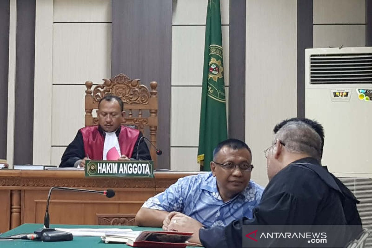 Mantan Direktur RSUD Kraton Pekalongan didakwa rugikan negara Rp4,2 miliar