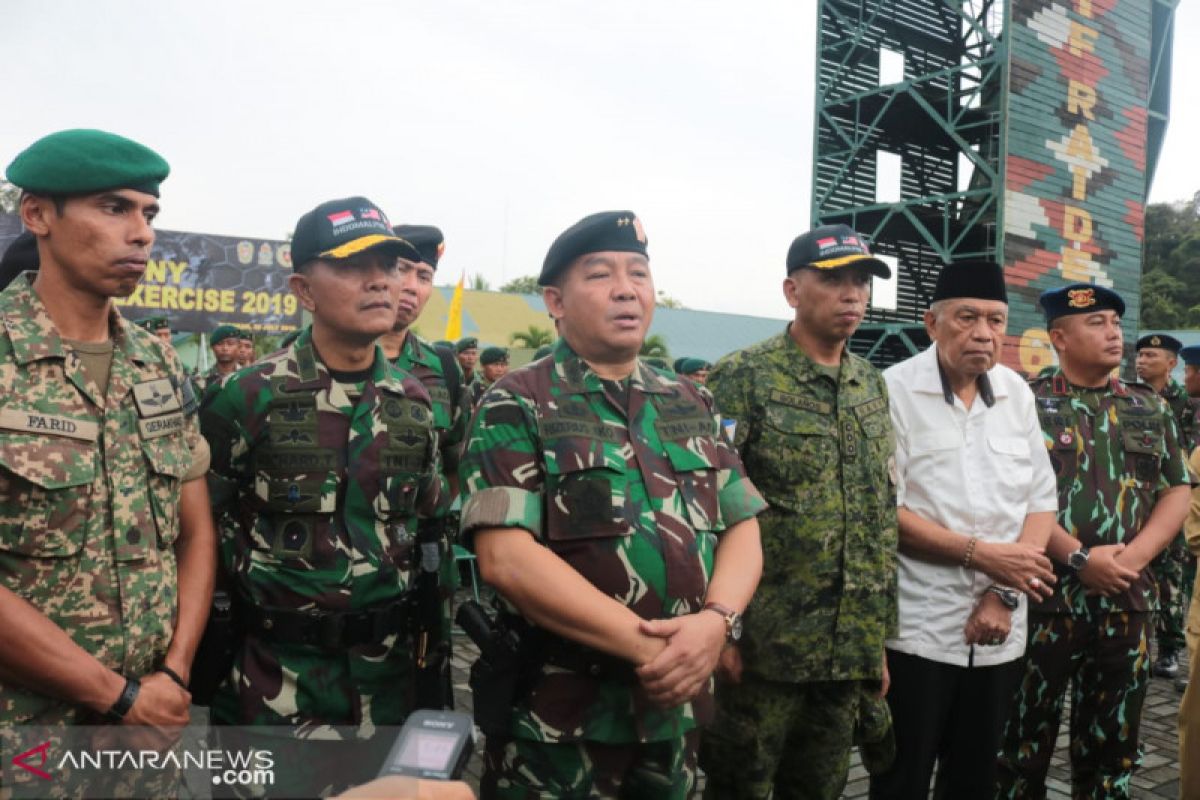 TNI AD latihan bareng tentera Malaysia dan Philipina