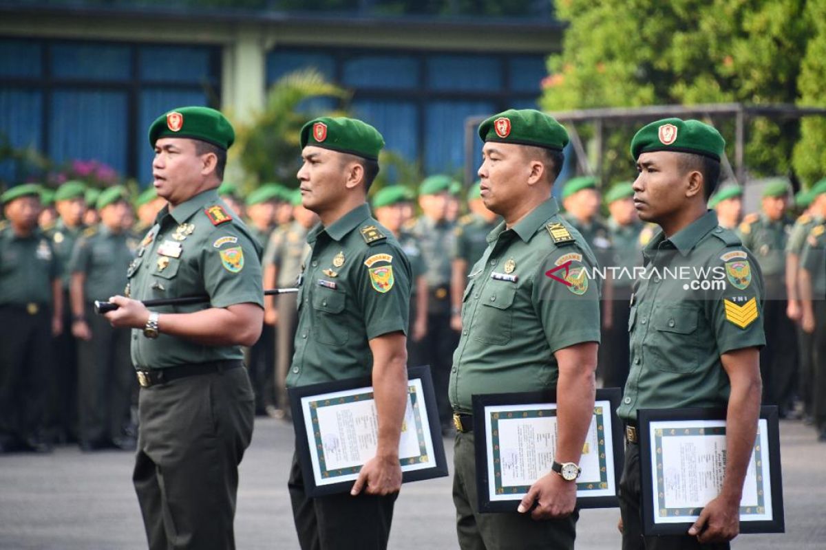 Pangdam Sriwijaya beri penghargaan prajurit menangkap pembunuh