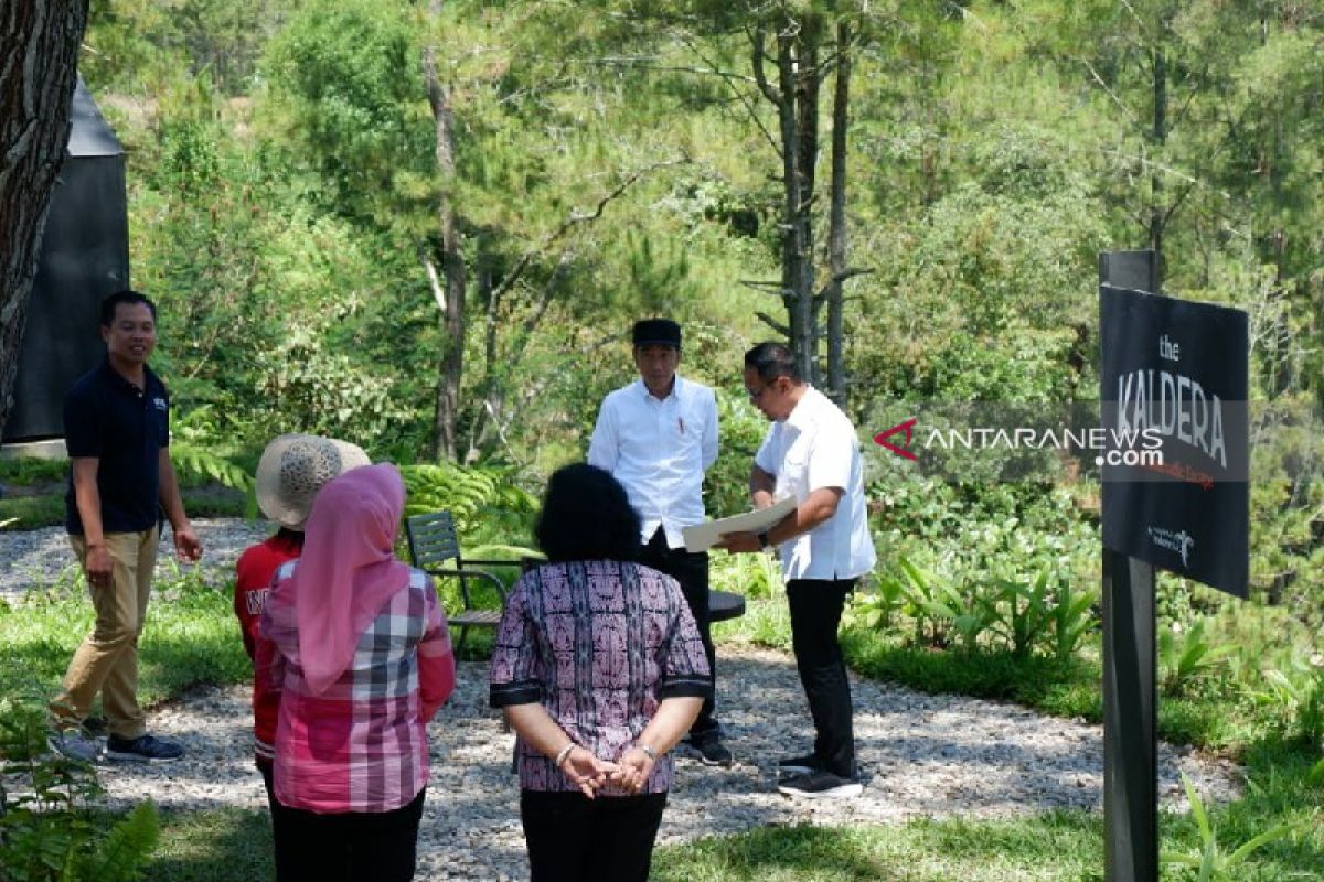 Hotel berbintang berdampak positif untuk petani lokal di sekitar Danau Toba