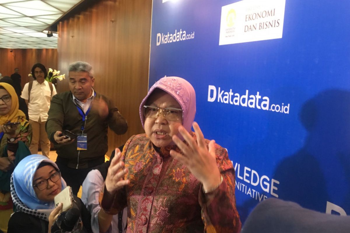 Risma optimalkan APBD Surabaya yang sepersepuluh dari DKI