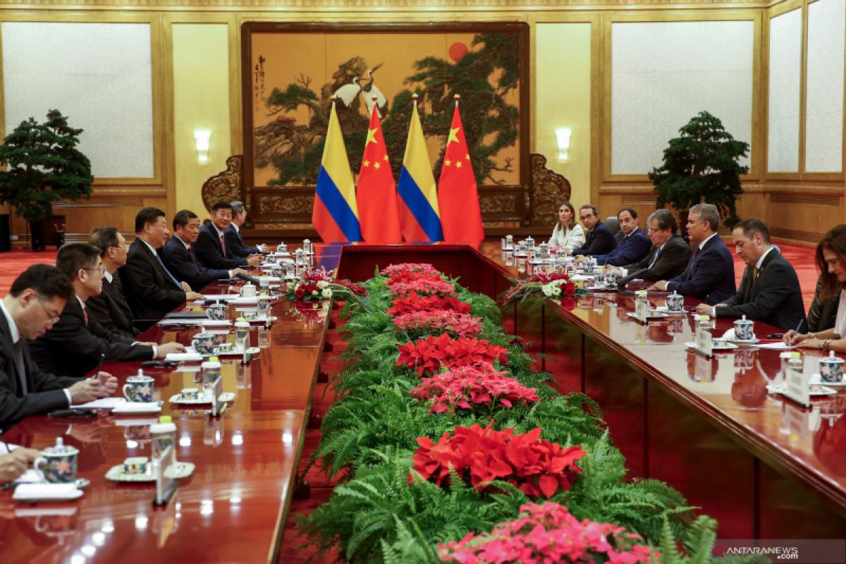 Menteri Luar Negeri Kolombia beralih ke pejabat tinggi pertahanan
