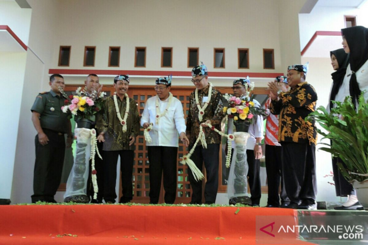 Konjen Jepang-Bupati Situbondo luncurkan Gedung Rumah Bersalin (Video)