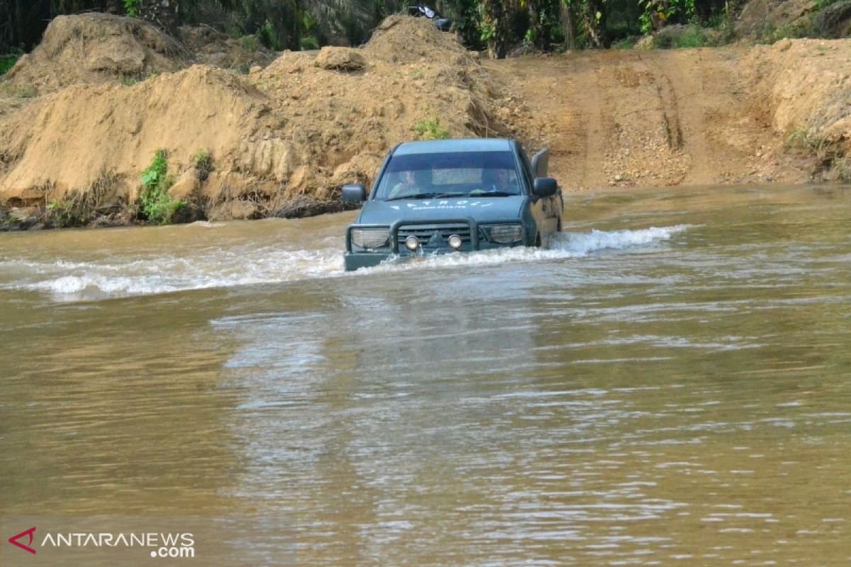 Warga Hutaraja Lamo berharap adanya jembatan