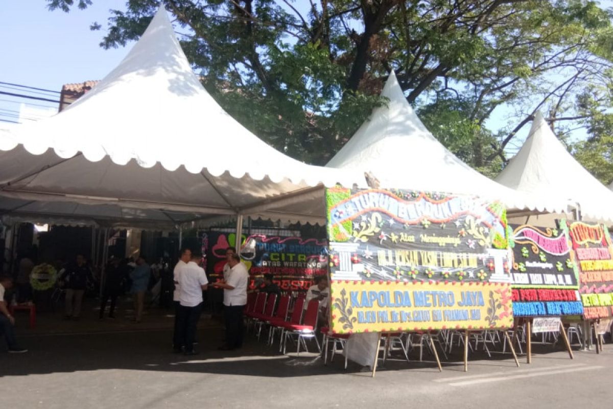 Keluarga Ichsan Yasin Limpo memohon maaf jika terjadi kemacetan