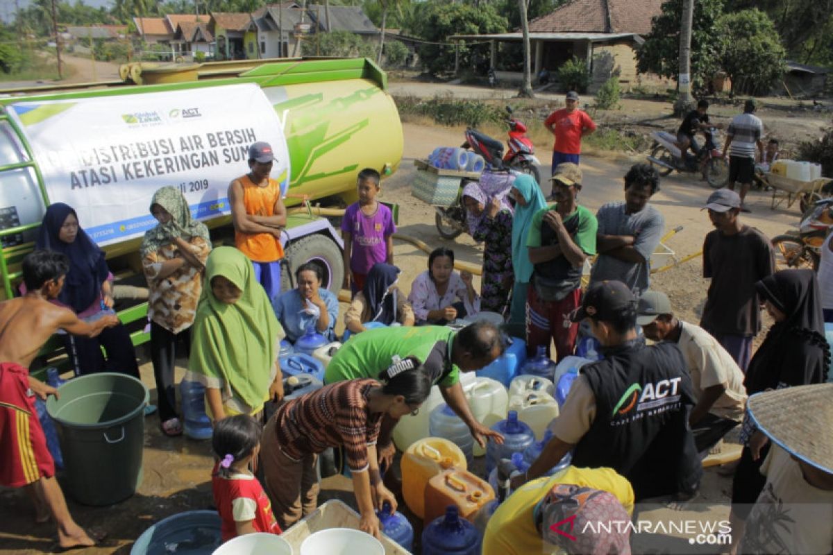 ACT distribusikan 7.000 liter air bersih di Banyuasin