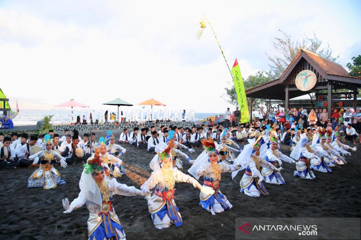 Festival Cacalan untuk kenalkan wisata pantai di kawasan kota Banyuwangi
