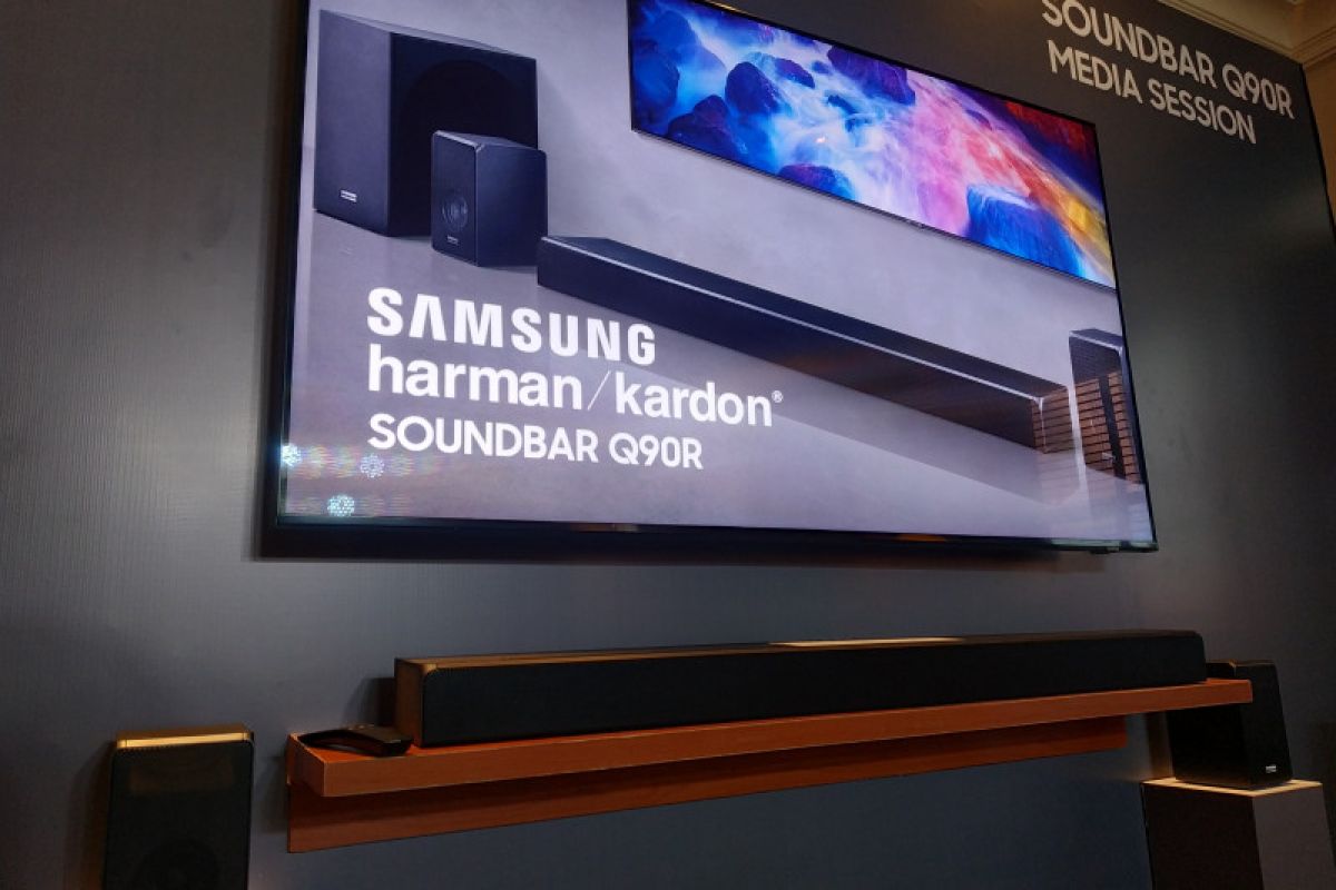 Samsung Harman Kardon Soundbar Q90R bawa suasana bioskop ke rumah