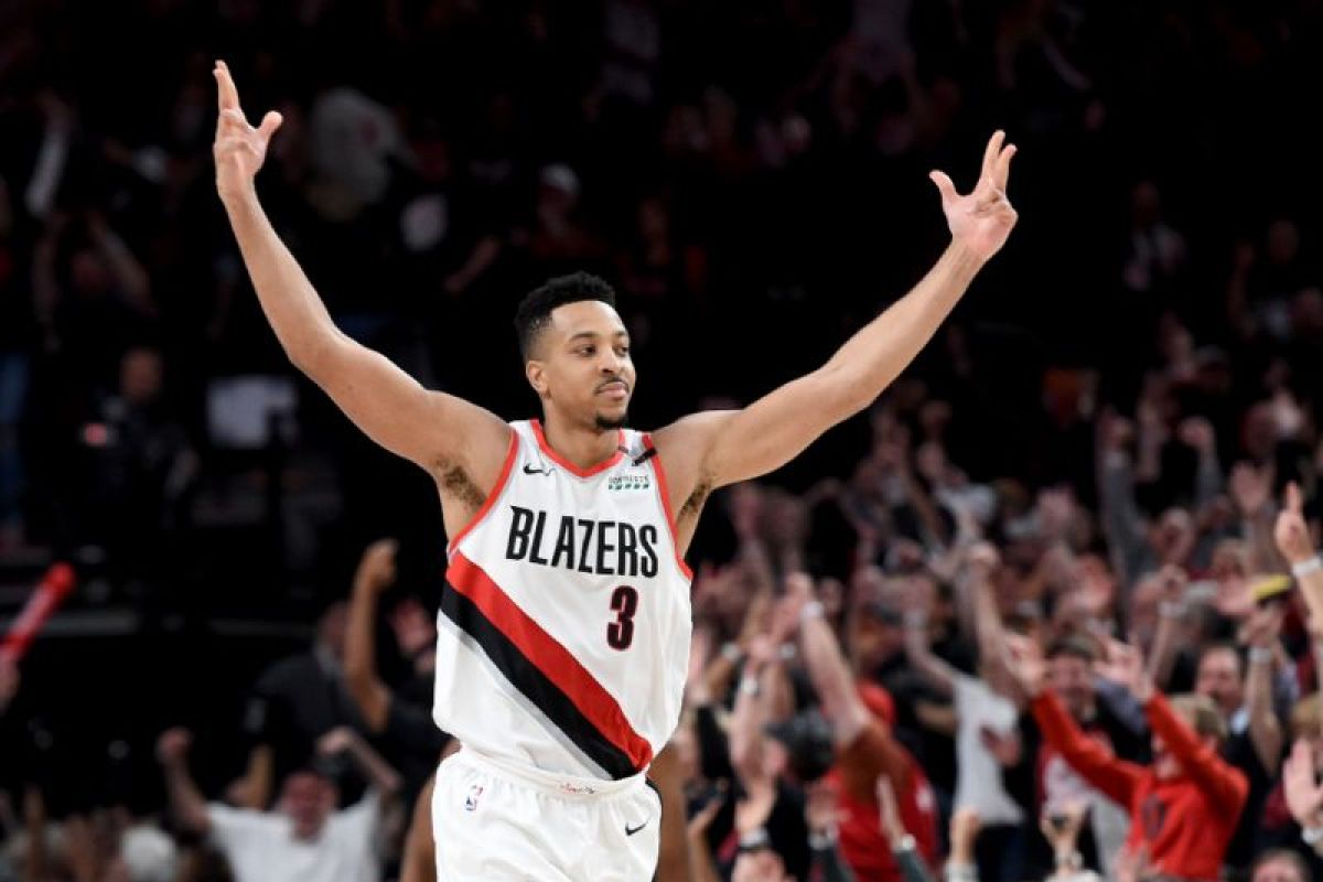 McCollum dan Lillard antar Blazers atasi Mavericks