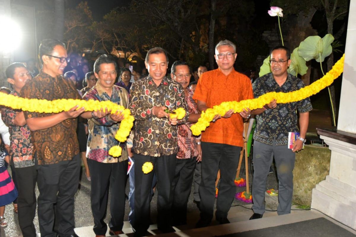 ISI Denpasar pajang karya TA mahasiswa di tempat-tempat umum