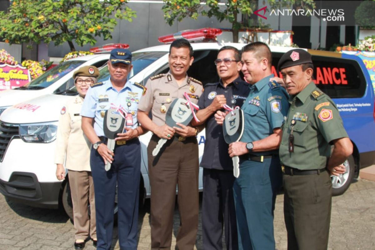 Rayakan HUT ke 48, ASABRI serahkan bantuan ambulan