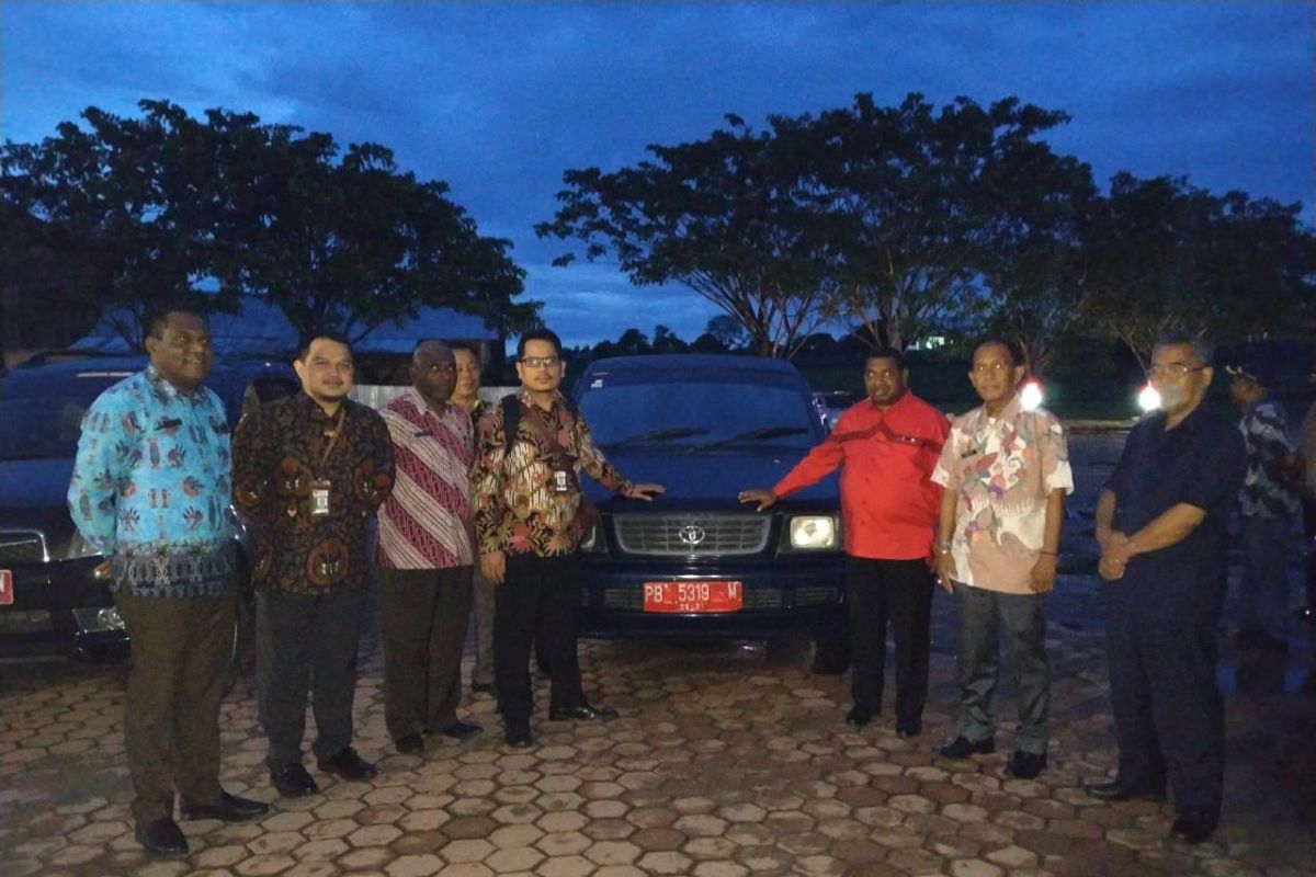 KPK ambil mobil dinas pejabat Manokwari