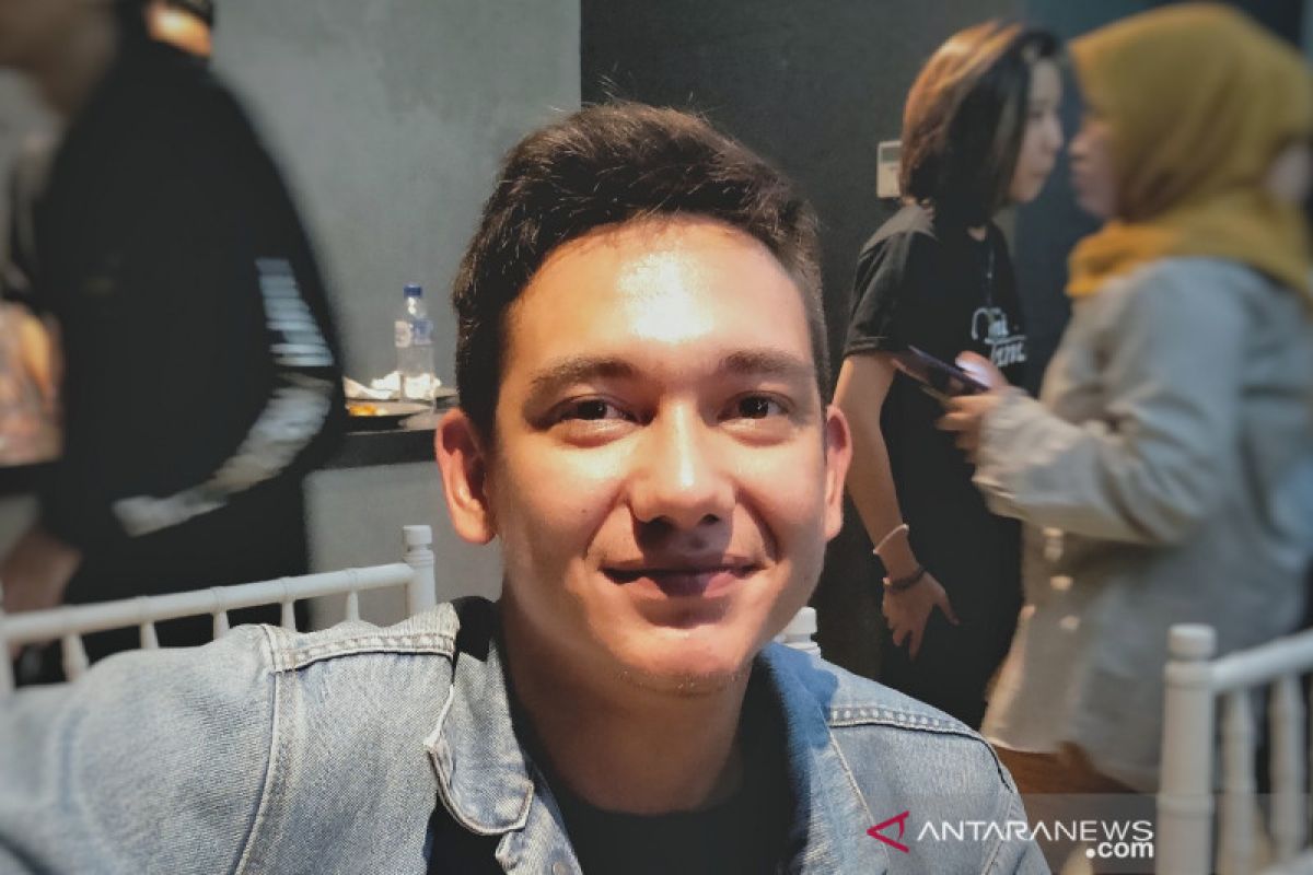 Adipati punya playlist khusus untuk dalami karakter