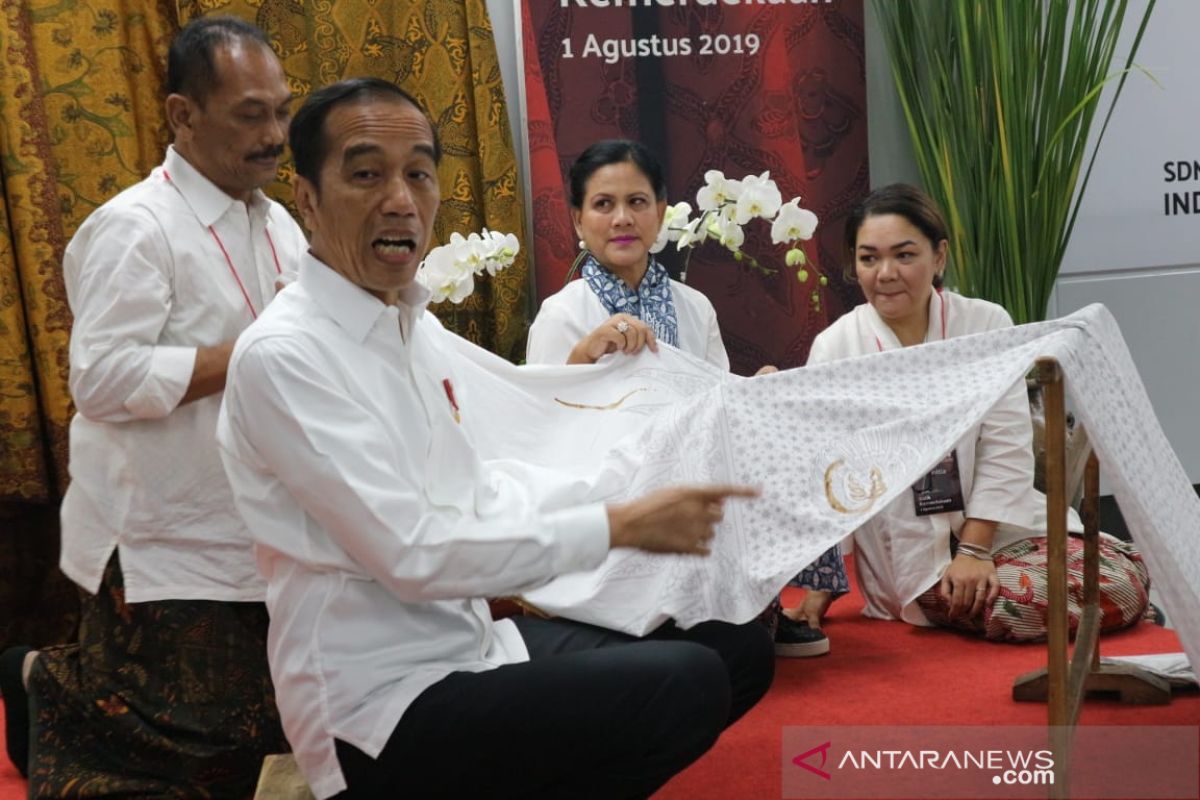 Presiden: penggunaan kendaraan listrik kurangi polusi