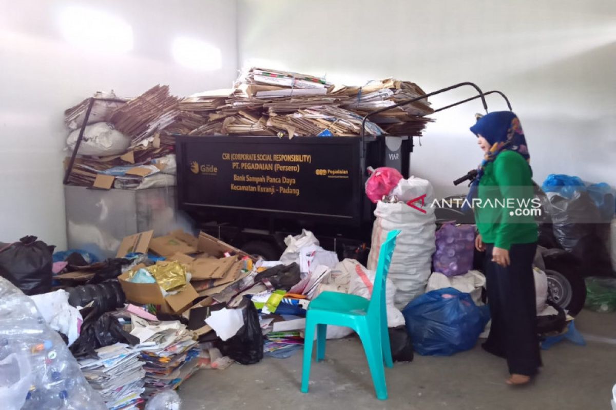 Pegadaian Padang dorong menabung emas dengan sampah