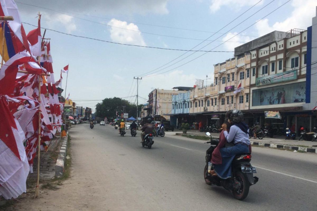 Pemkab Karimun imbau warga kibar bendera sebulan penuh