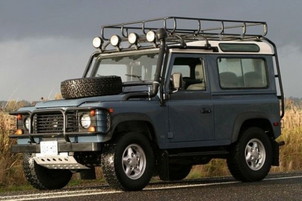 Land Rover tawarkan serangkaian pembaruan untuk Defender lama