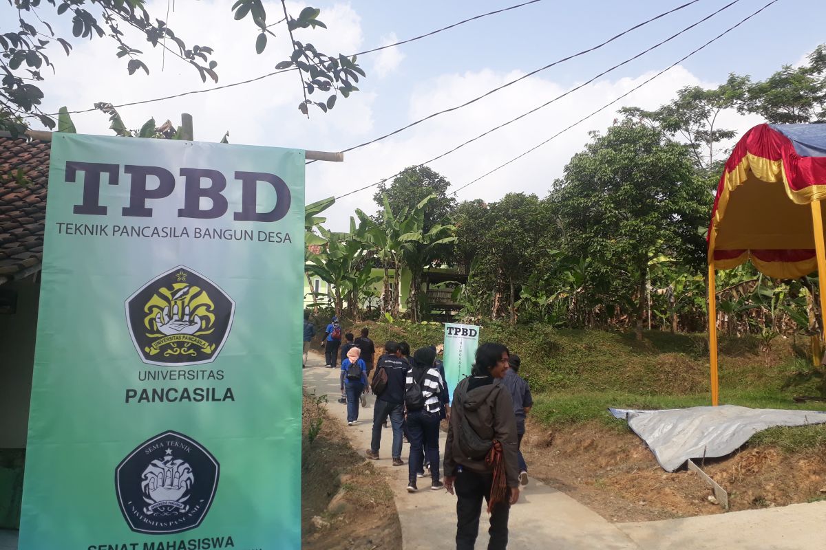 Universitas Pancasila terapkan kecerdasan sosial di Desa Leuwisadeng Bogor