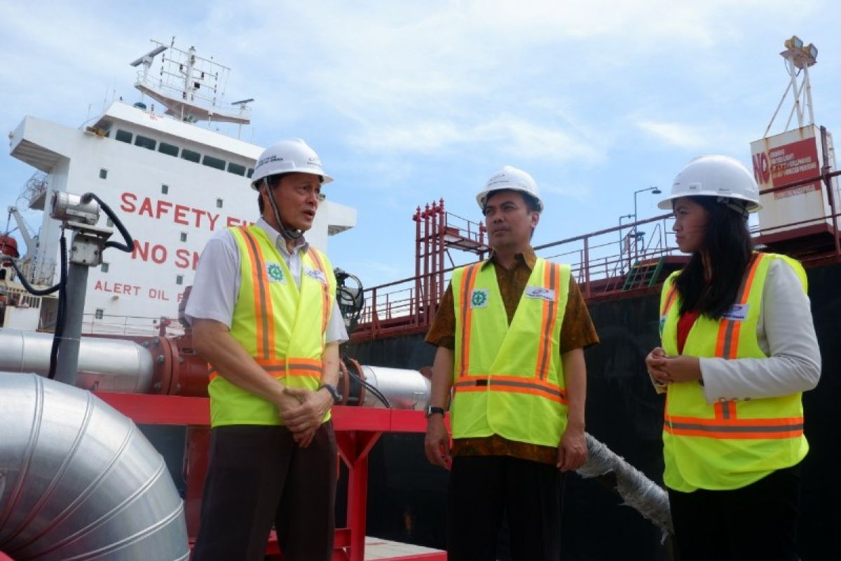 Ekspor perdana 2.000 ton CPO dikapalkan dari KTMT