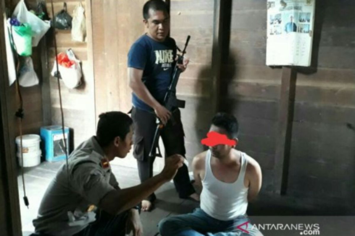 Kepala desa ini diringkus saat isap sabu-sabu