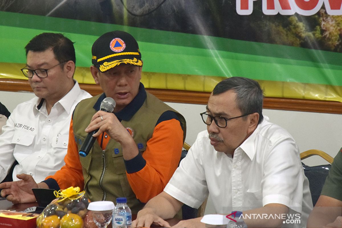 Sentil kepala daerah di Riau agar serius tangani Karhutla, Kepala BNPB: kalau perlu tidur dilapangan