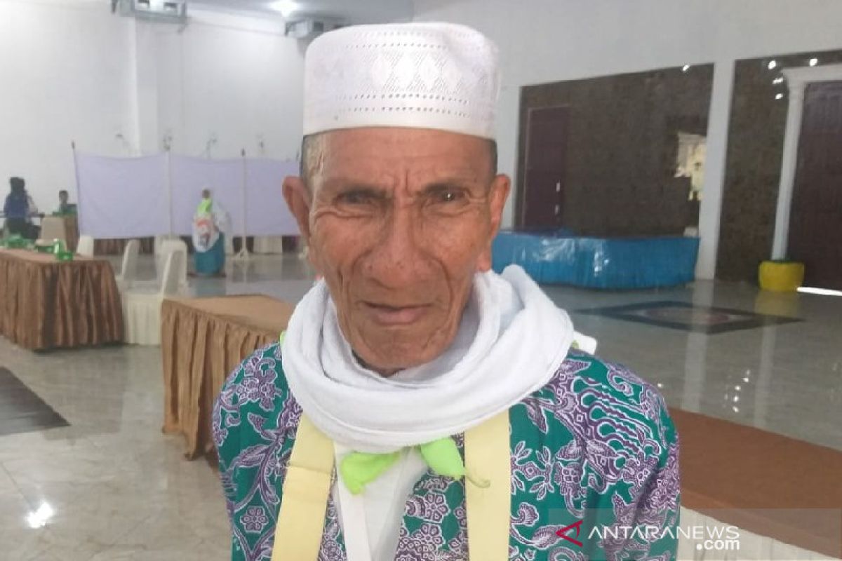 Jamaah haji lansia asal Padang Lawas Utara mengaku bersemangat ke Mekkah