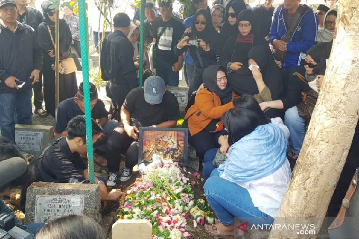 Jenazah Agung Hercules dimakamkan di TPU Cikutra Bandung