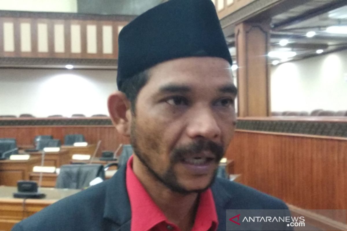 Parlementaria - Ketua Komisi I DPRA tolak pembatalan qanun bendera  Aceh