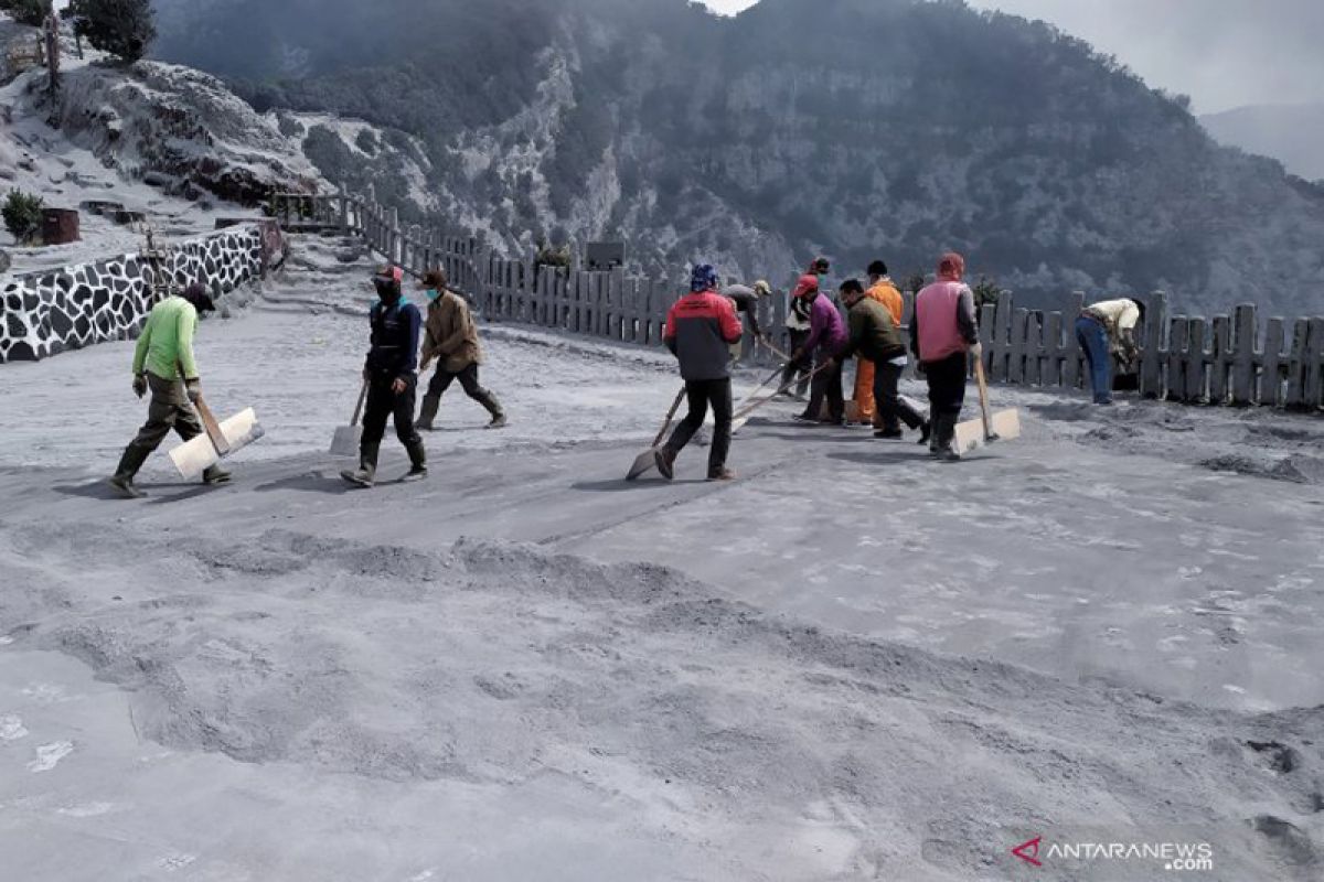 Status Tangkuban Parahu naik ke Level 2 Waspada