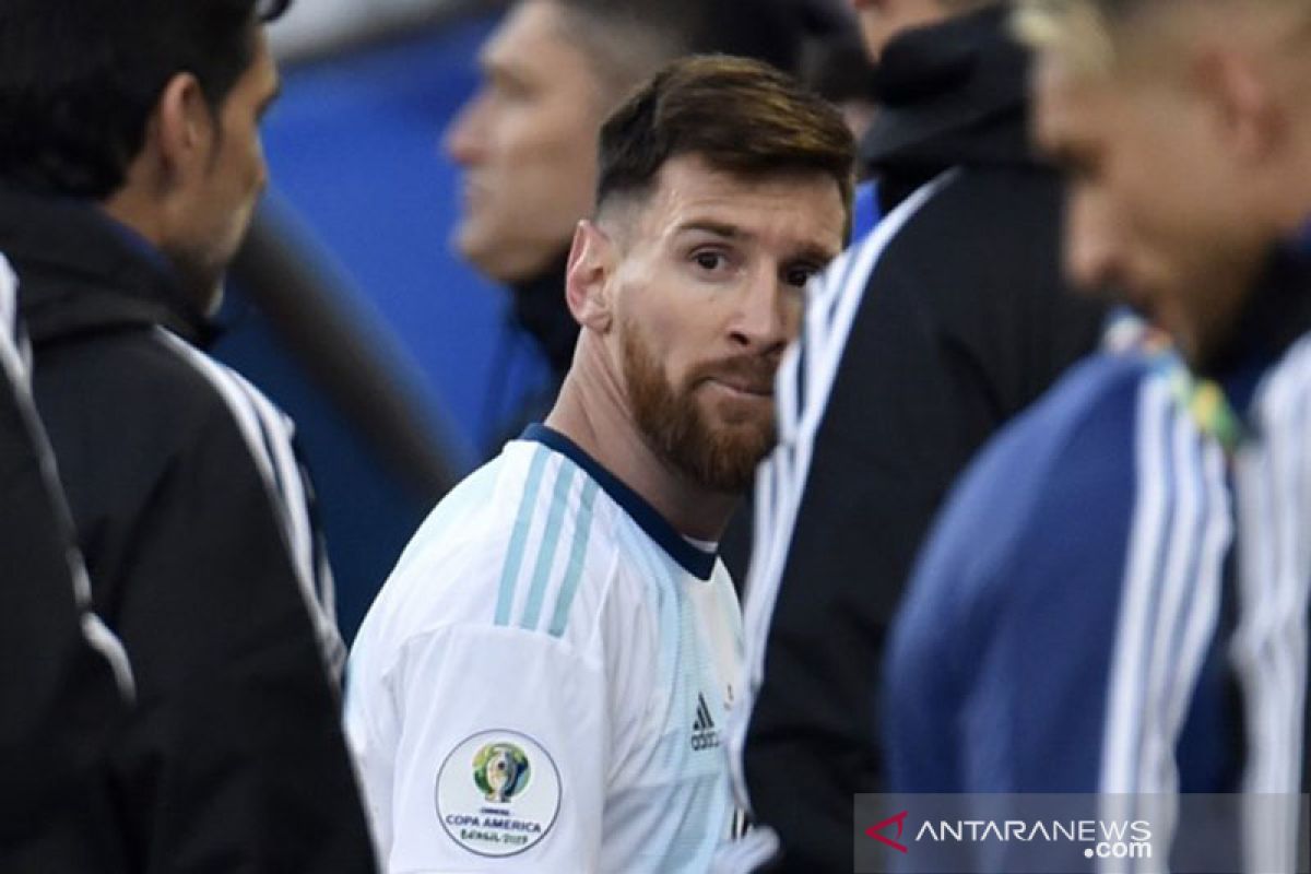 Barca tenang saja,  Messi "bisa pergi" akhir musim