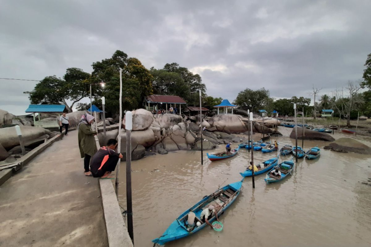 Nelayan di Bintan tak bisa melaut akibat gelombang tinggi